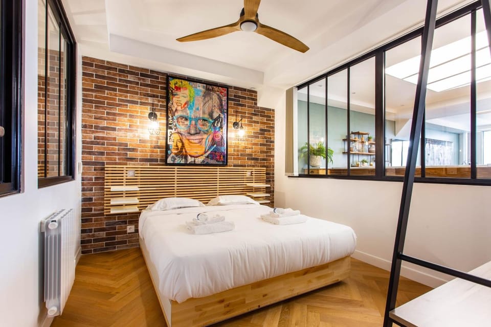 Bed, Photo of the whole room, Bedroom