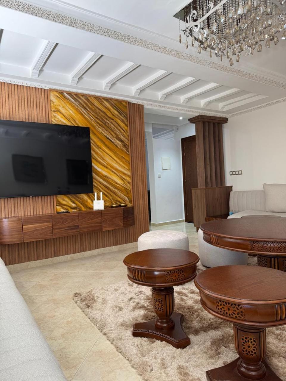 Communal lounge/ TV room, TV and multimedia, Living room, Evening entertainment