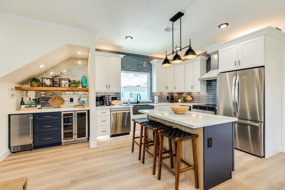 Kitchen or kitchenette, kitchen