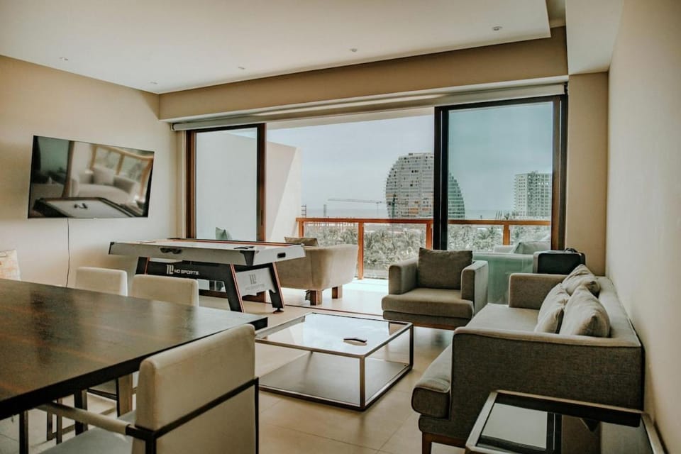 3 Bedrooms with huge Terrace in La Isla Acapulco Apartment in Acapulco