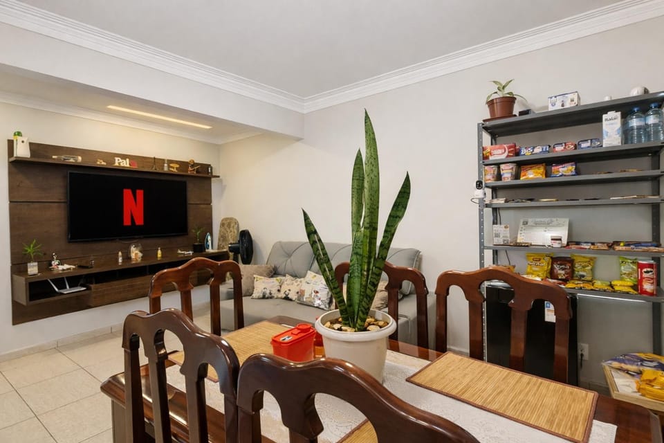 Communal lounge/ TV room, TV and multimedia, Living room, Seating area, Dining area