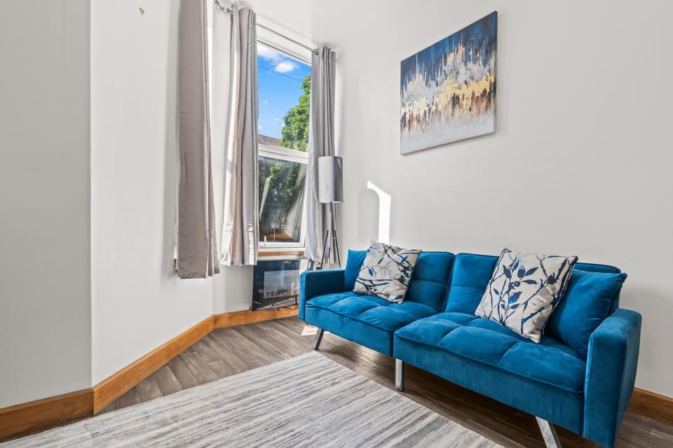 Living room, Photo of the whole room, Seating area