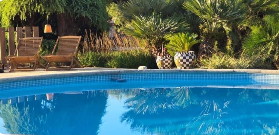 Villa de charme plain-pied piscine aperçu mer Villa in Valbonne