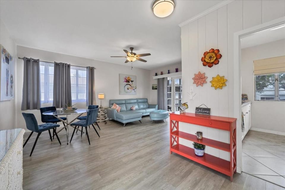 Daisy Apartment Southside Village Apartment in Sarasota
