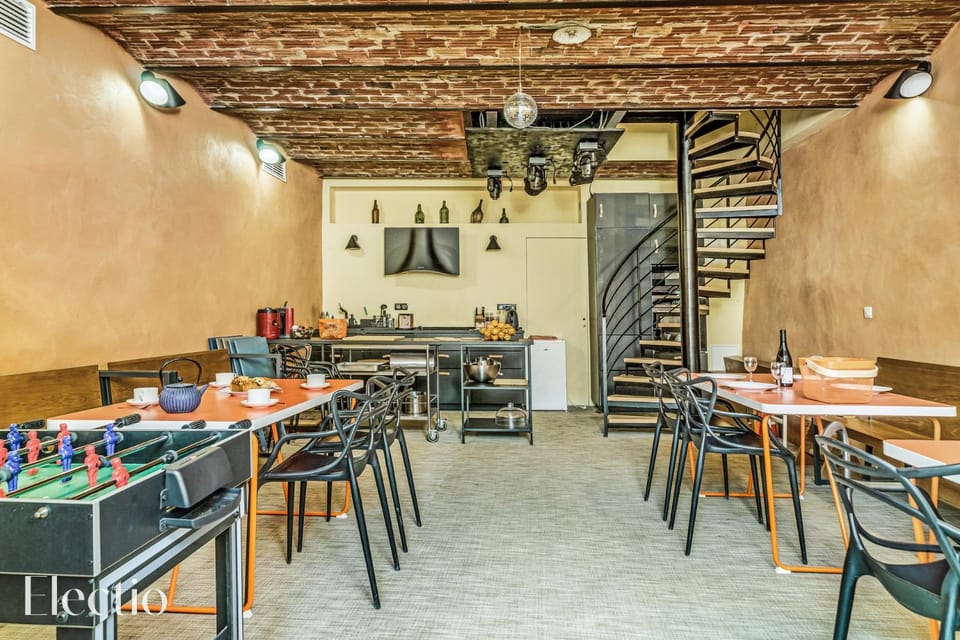 Kitchen or kitchenette, Breakfast