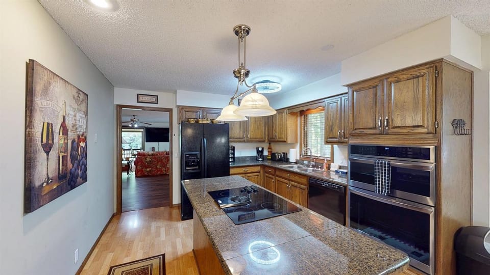 Lakeside Bliss Golf, Lakefront, Deck, Pets OK House in Garland County