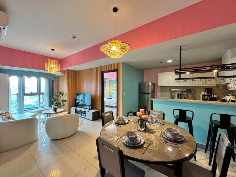 Uptown Parksuites Tower 2 4BR in BGC Taguig Apartment in Makati
