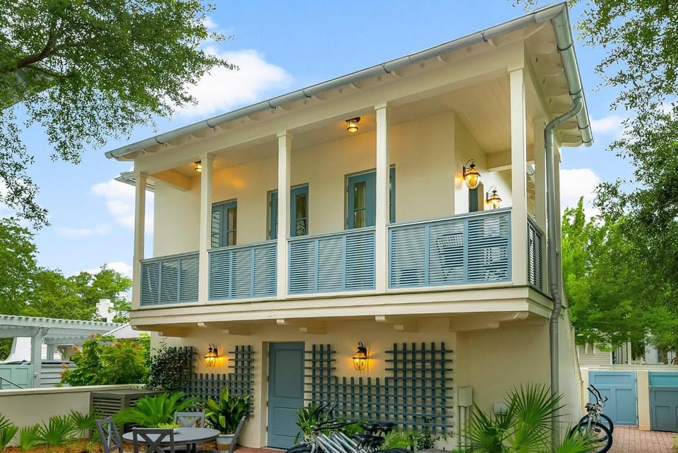 Piccadilly Carriage House House in Rosemary Beach