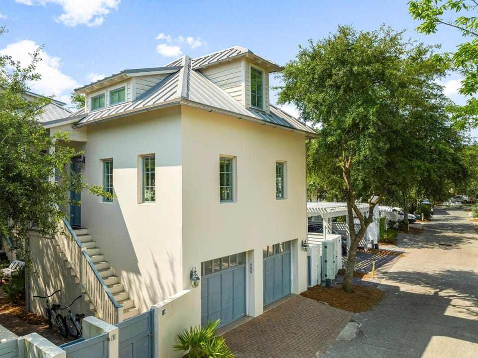 Piccadilly Carriage House House in Rosemary Beach