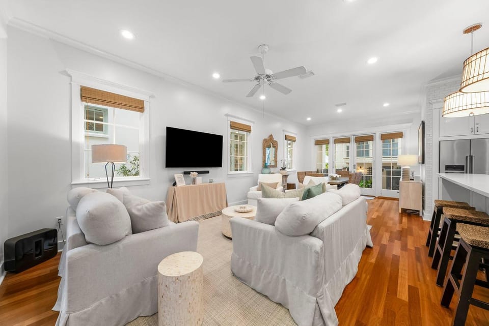 Piccadilly Cottage House in Rosemary Beach