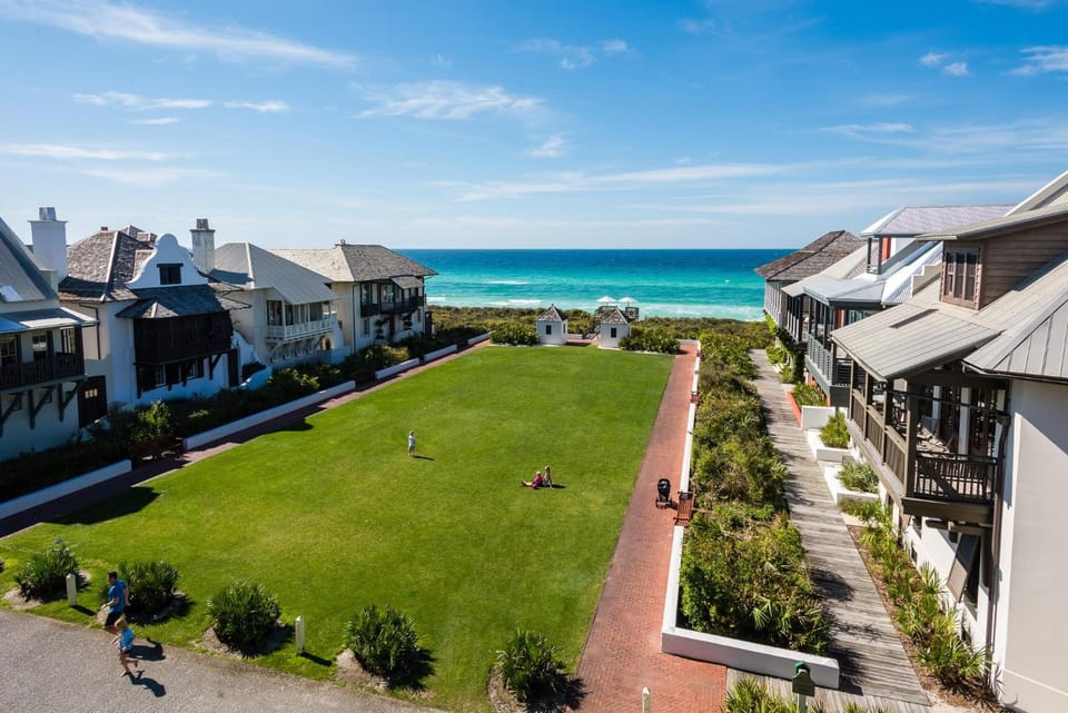 Piccadilly Cottage House in Rosemary Beach
