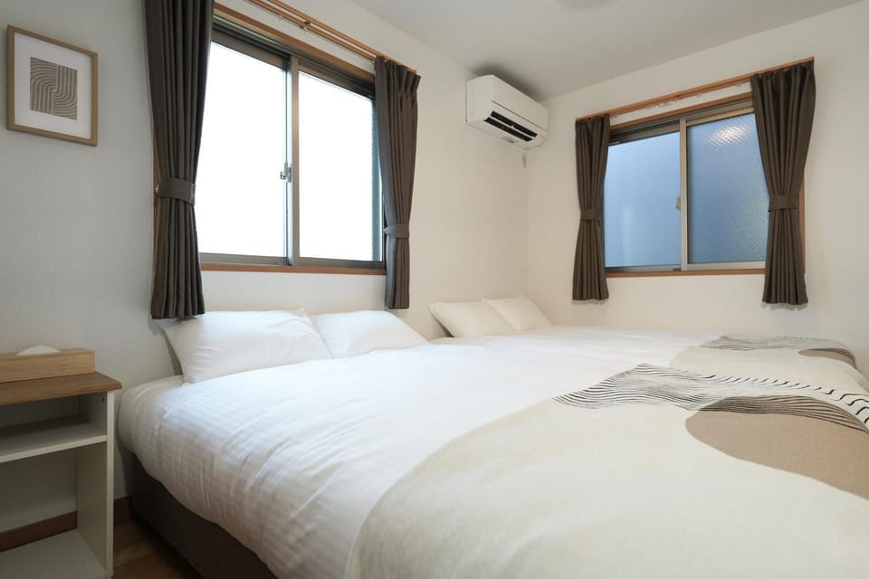 Bed, Photo of the whole room, Bedroom, air conditioner