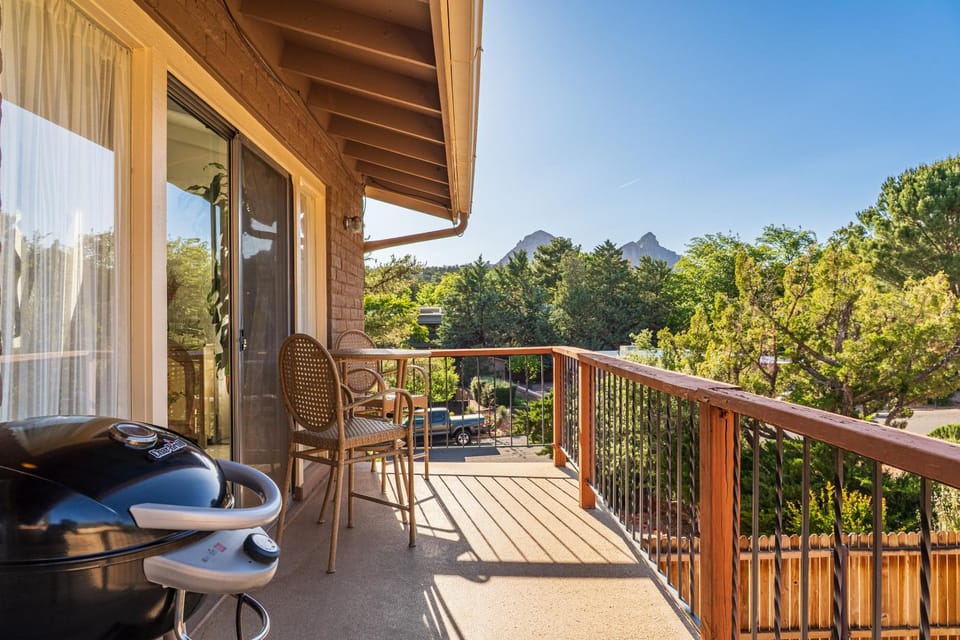 BBQ facilities, View (from property/room), Balcony/Terrace, Mountain view