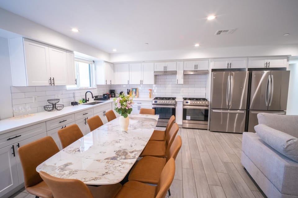 Stylish Private Ensuite Room near USC Bed and Breakfast in Los Angeles