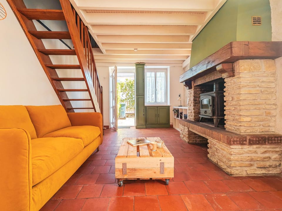 Maison paisible à Châteauroux avec jardin et parking privé Country House in Centre-Val de Loire