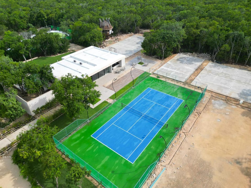 Tennis court