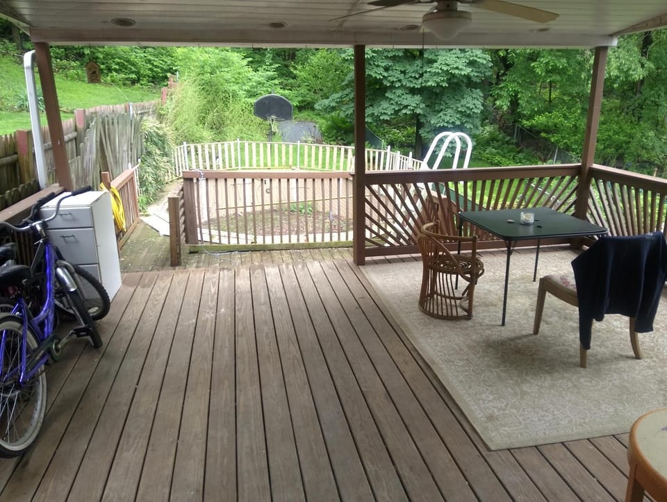 Full bed bedroom close to downtown and stadiums Vacation rental in Pittsburgh