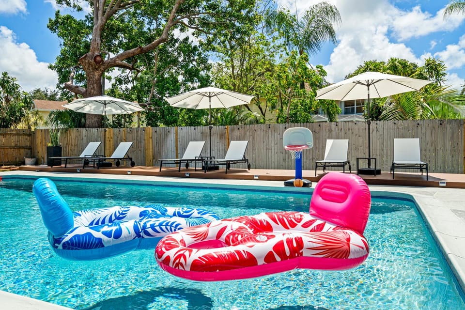 Swimming pool
