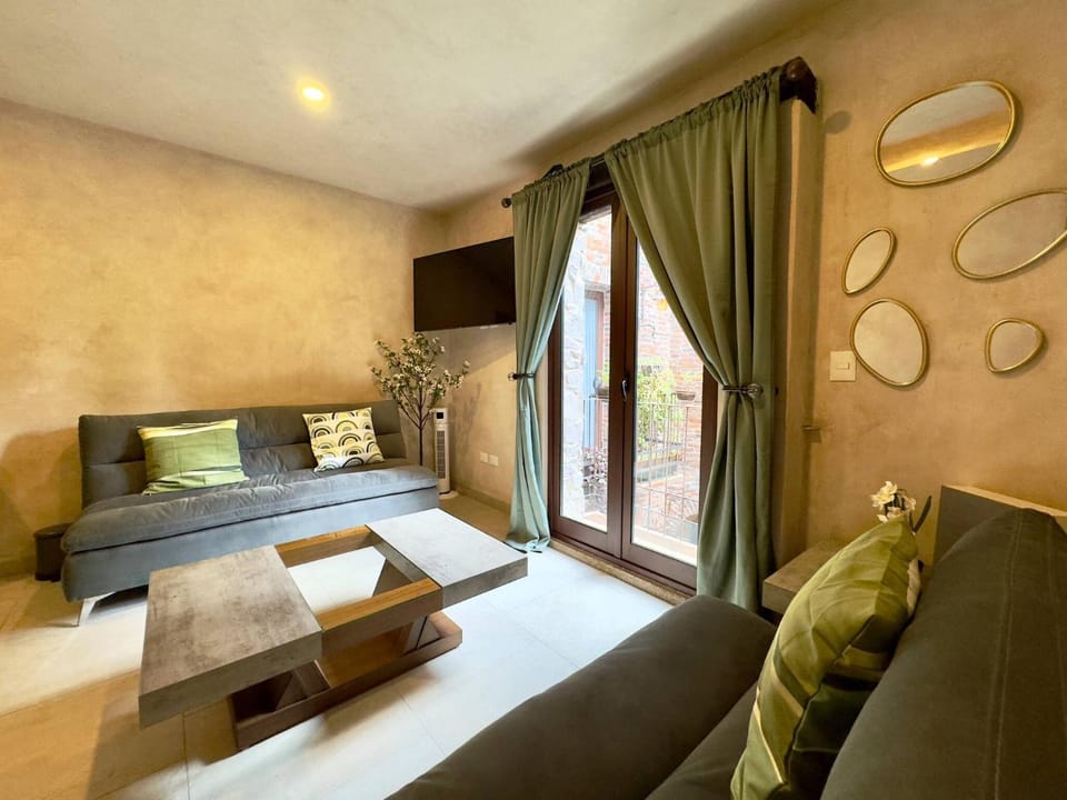 Communal lounge/ TV room, Living room