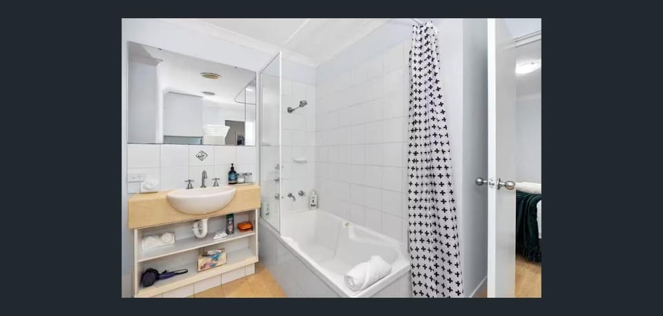 East Perth Apartment Suites with Parking Apartment in Perth