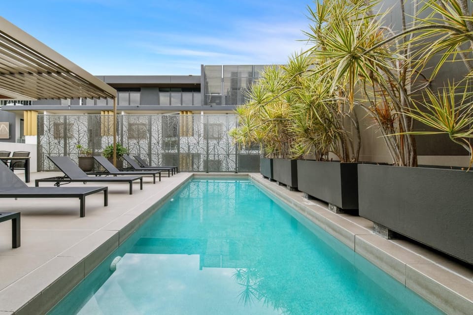 West End Flat with Pool and BBQ Access Apartment in Brisbane