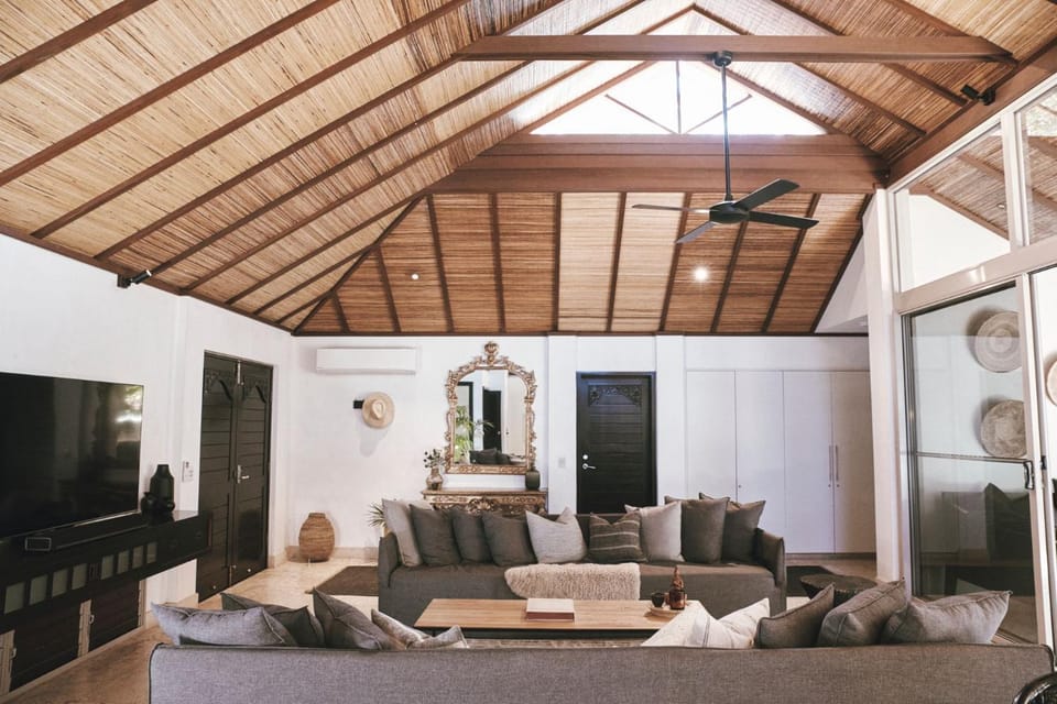 Grand Luxe Villa B - 19B Gordon St House in Byron Bay