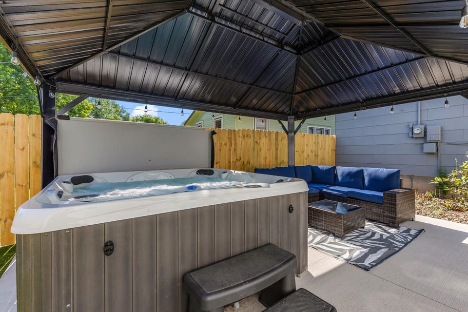 ArtGallery PrivateHotTub Sauna NearMountRushmore FamilyHome House in Rapid City