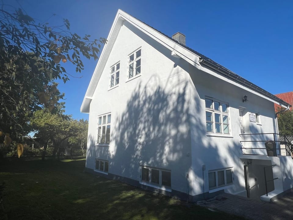 Property building, Day