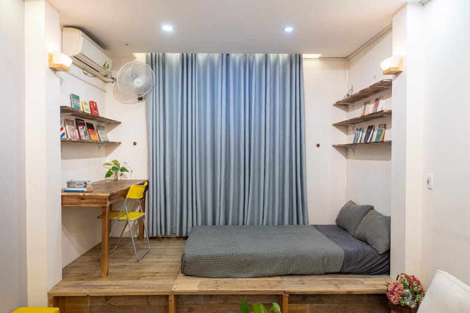 Library, Living room, Seating area