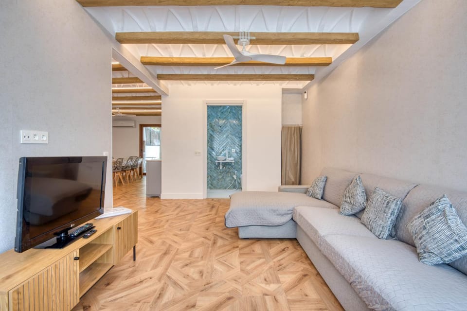 Communal lounge/ TV room, Living room