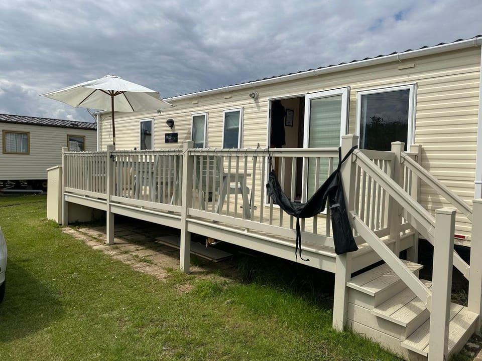 Your Happy Place - 8 Berth Caravan 5 minutes from lovely sandy beach Campground/ 
RV Resort in Heacham