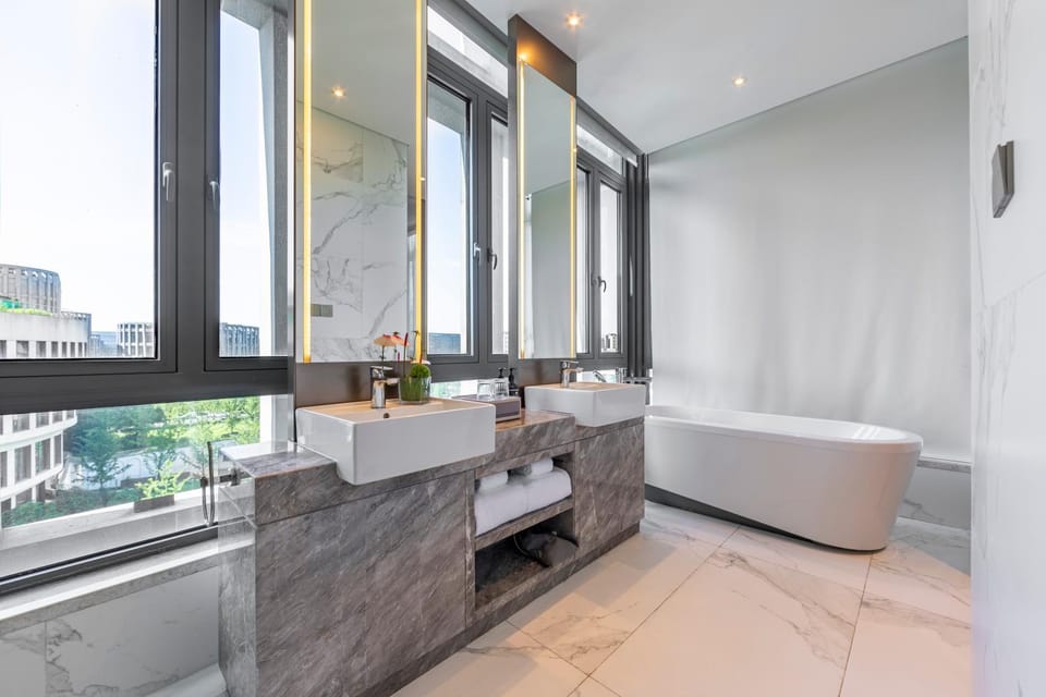 Bathroom, Bath