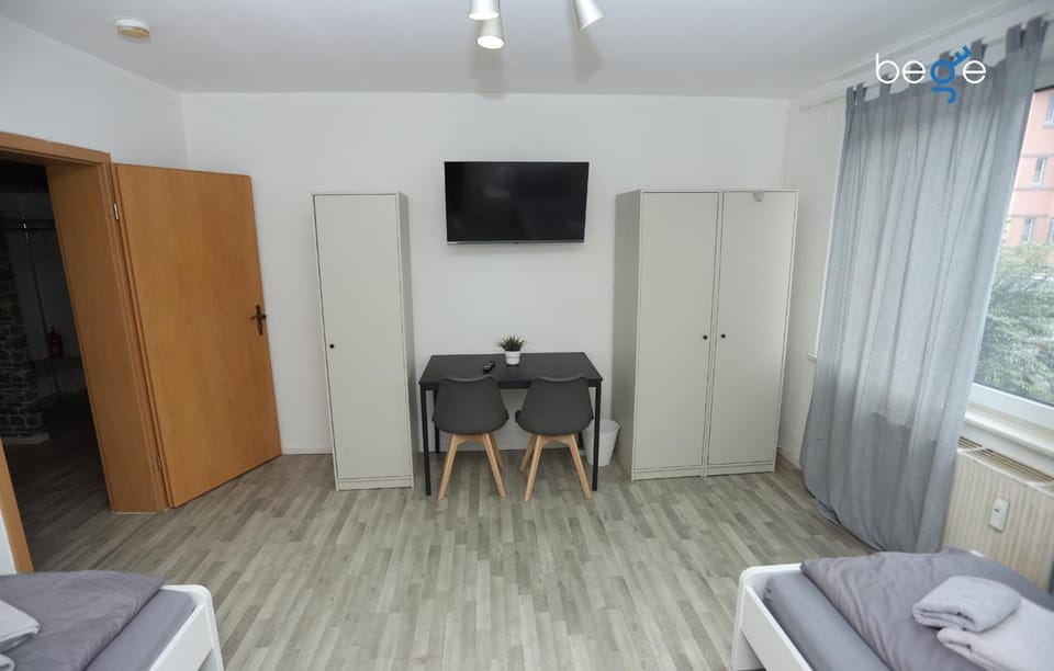 Bed, TV and multimedia, Photo of the whole room, Bedroom, wardrobe