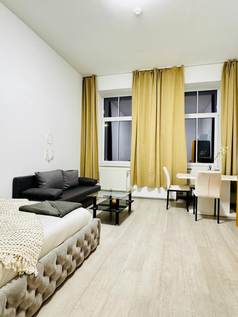 Bed, Seating area, Dining area, Bedroom