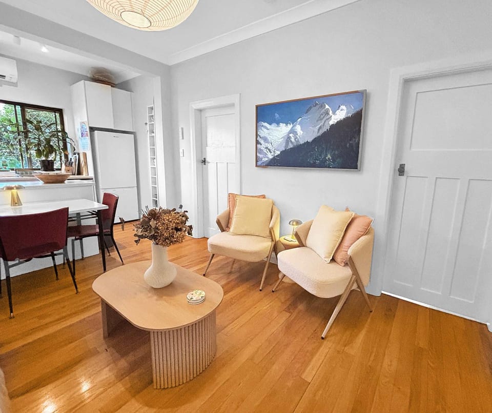 Bronte Beach 500m - 2BR - access to rooftop with Ocean Views Apartment in Sydney