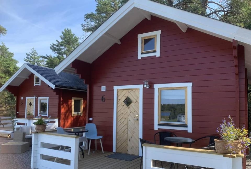 Ekenäs Camping & Gästhamn Campground/ 
RV Resort in Västra Götaland County
