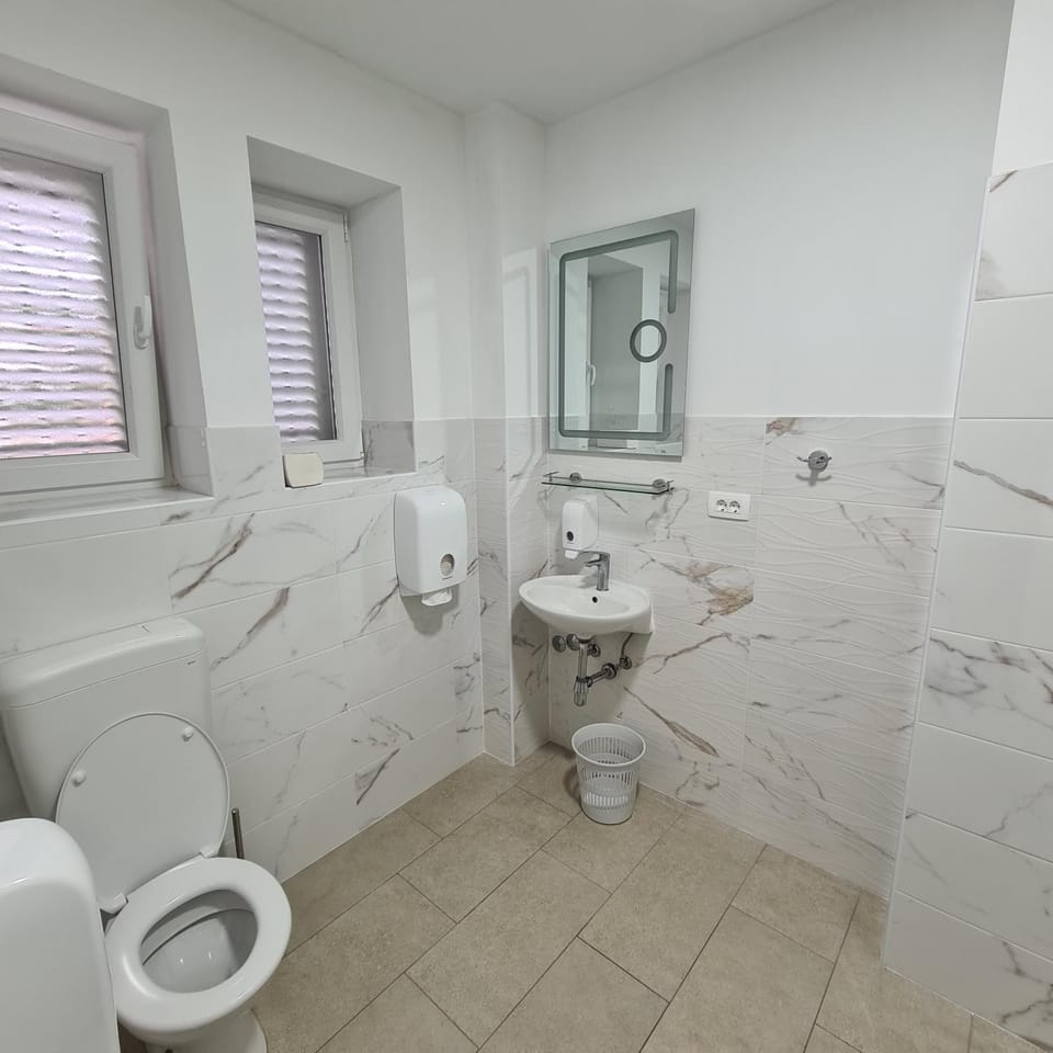Toilet, Bathroom