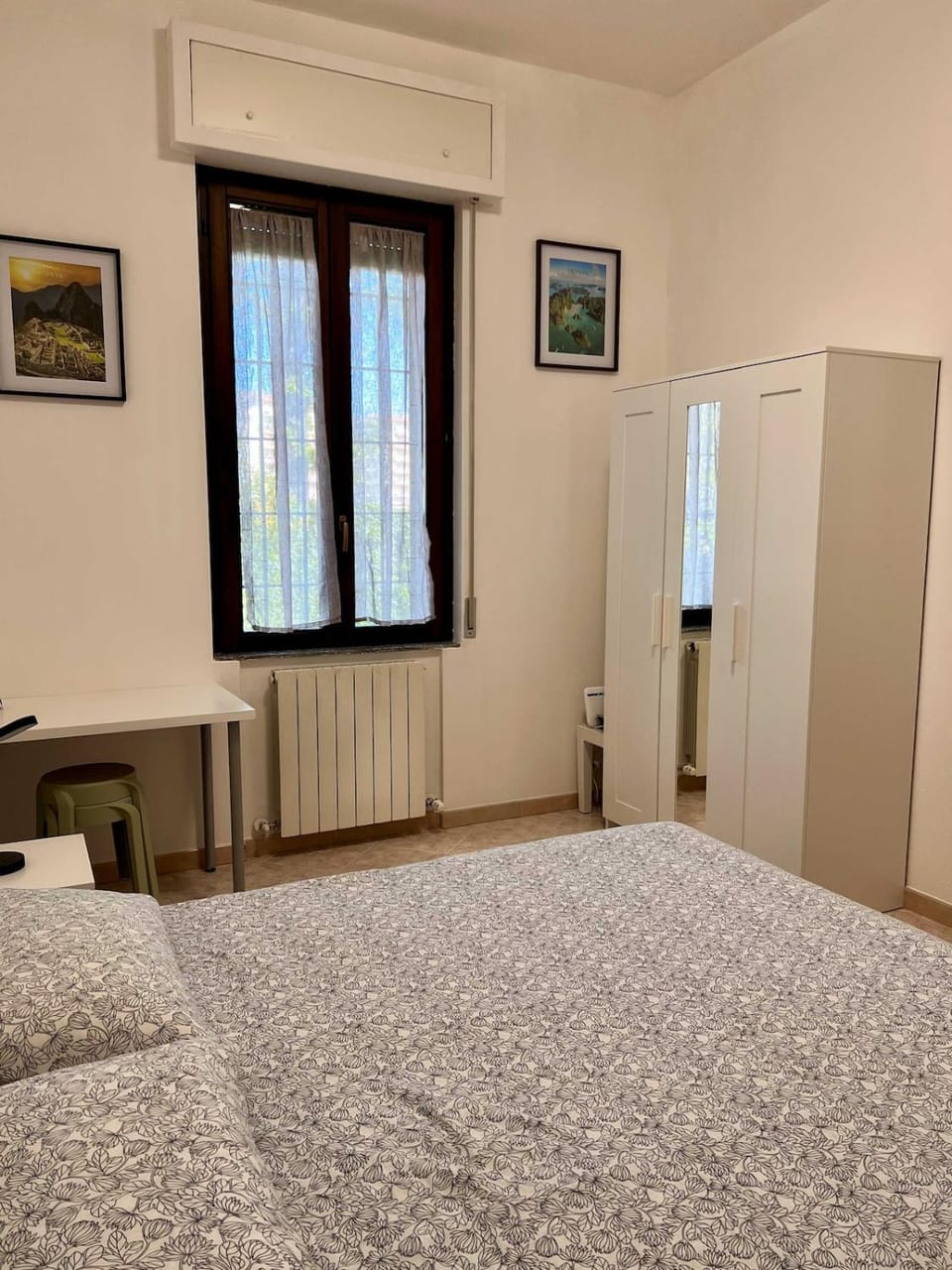 Bed, Bedroom, internet, wardrobe