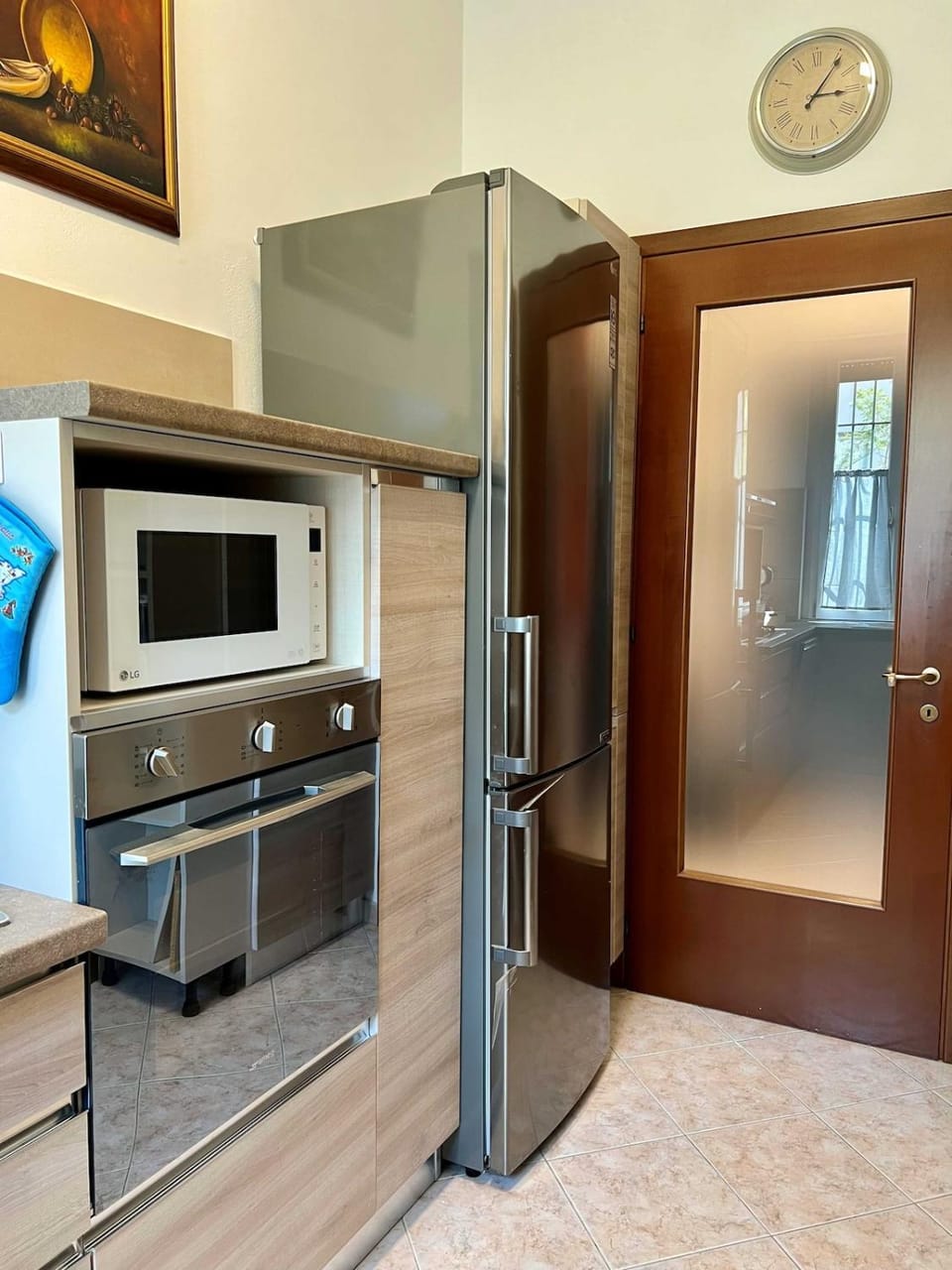 Kitchen or kitchenette, oven, stove