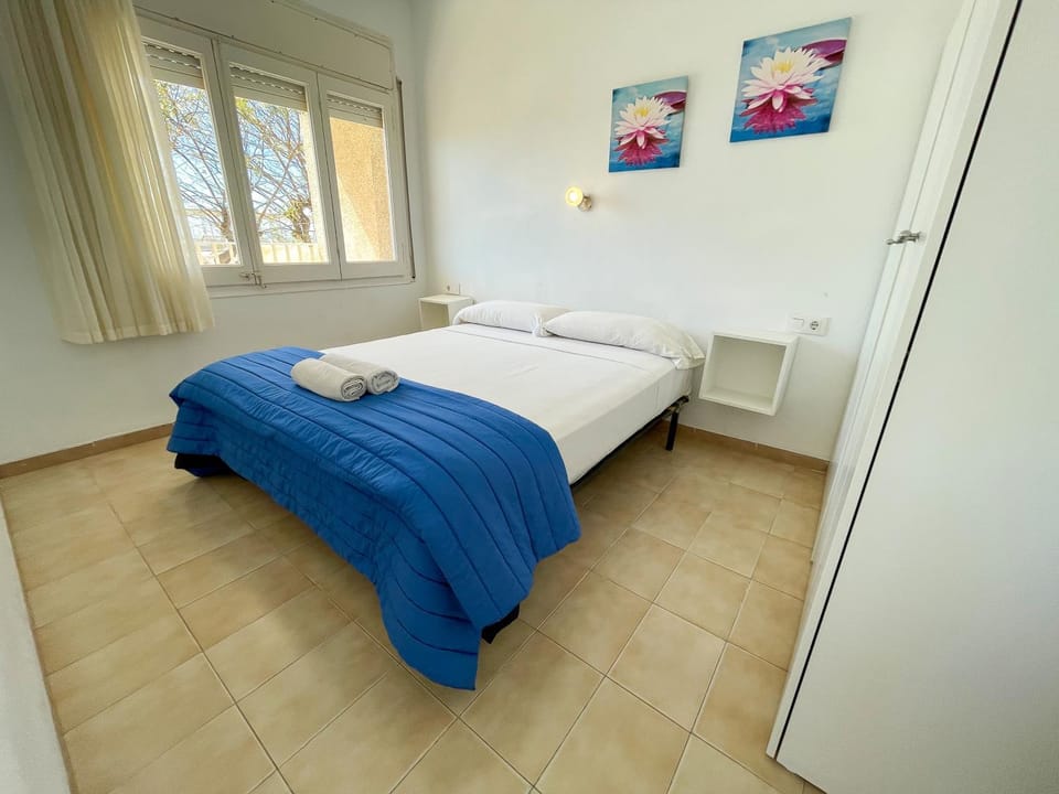 Spring, Bed, Activities, Winter, Summer, Balcony/Terrace, Photo of the whole room, Hiking, Animals, Animals, Animals, Bedroom, Autumn, Pets, Pets, Pets, Sea view, Sports, Entertainment, children, children, children, young children, young children, young children, older children, older children, older children, group of guests, group of guests, group of guests, cot, bunk bed, Family, Family, Family, hair dryier, pet friendly, pet friendly, elevator