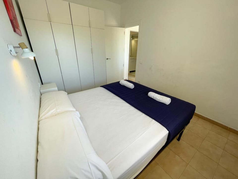 Spring, Bed, Activities, Winter, Summer, Balcony/Terrace, Photo of the whole room, Hiking, Animals, Animals, Animals, Bedroom, Autumn, Pets, Pets, Pets, Sea view, Sports, Entertainment, children, children, children, young children, young children, young children, older children, older children, older children, group of guests, group of guests, group of guests, cot, bunk bed, Family, Family, Family, hair dryier, pet friendly, pet friendly, wardrobe, elevator