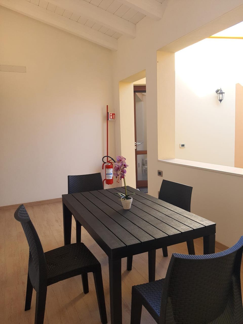 Seating area, Dining area, Breakfast