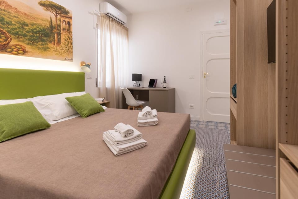 Bed, Photo of the whole room, Bedroom, towels, wardrobe, air conditioner