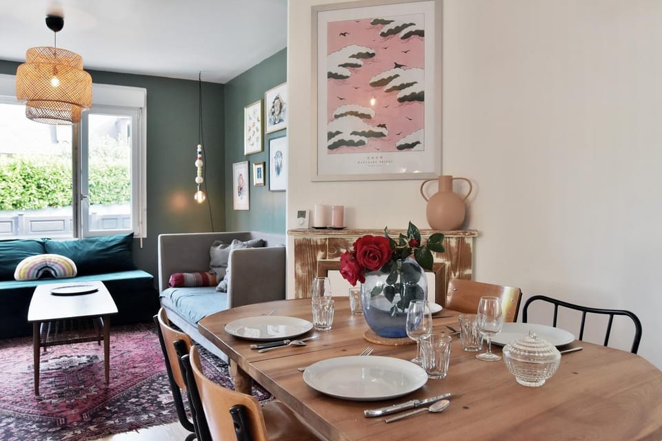 Living room, Dining area