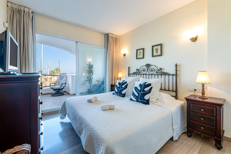 Bedroom, Sea view, wardrobe