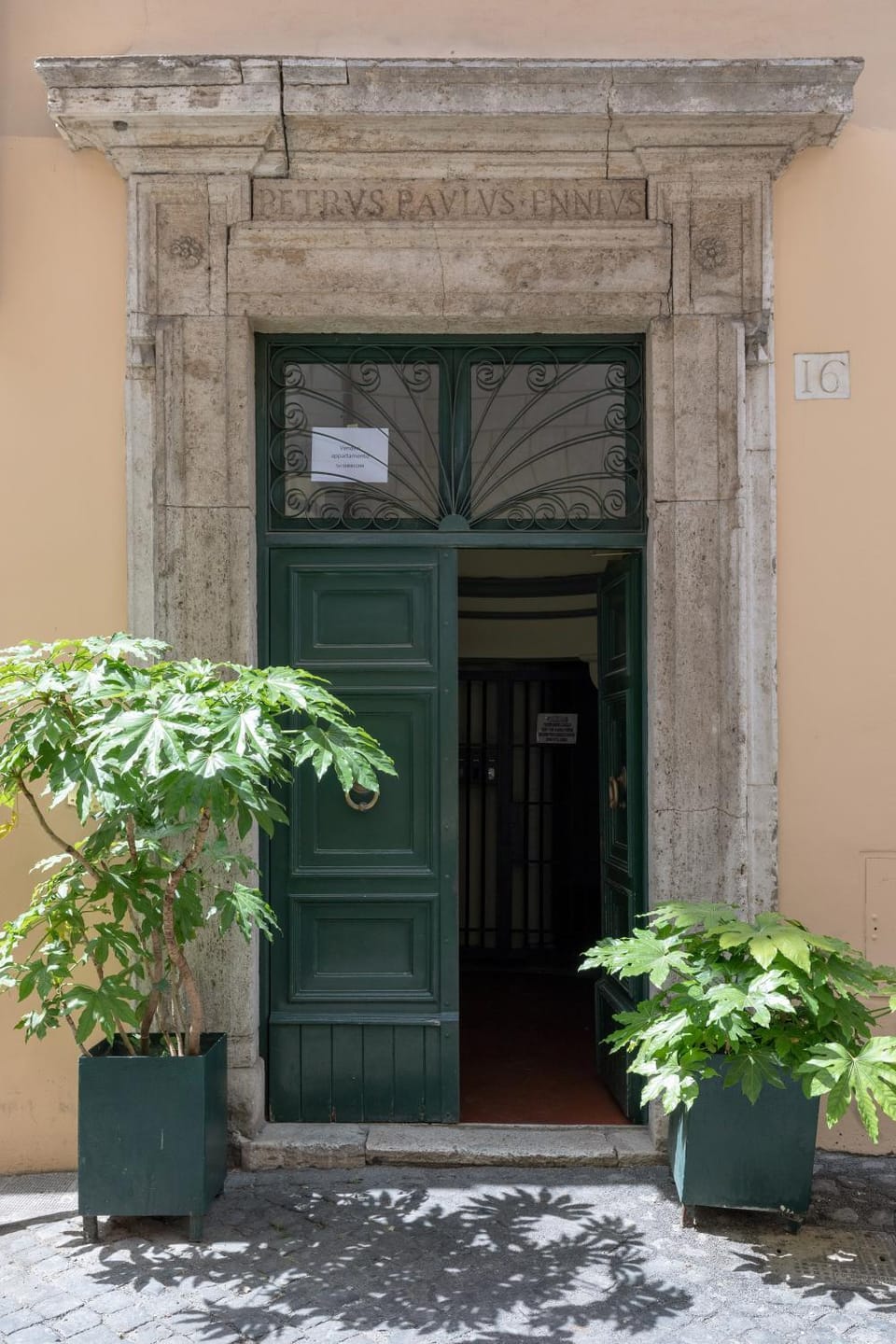 Facade/entrance