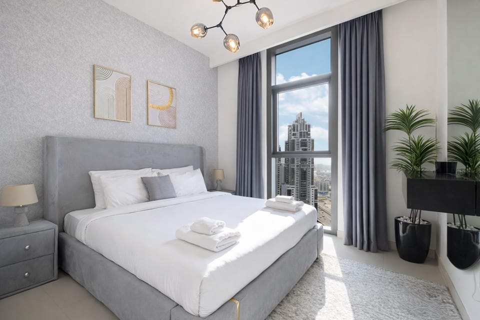 Exceptional 2 Bedroom Apartment! High Floor! Amazing Rooftop! Burj Crown by Emaar Apartment in Dubai