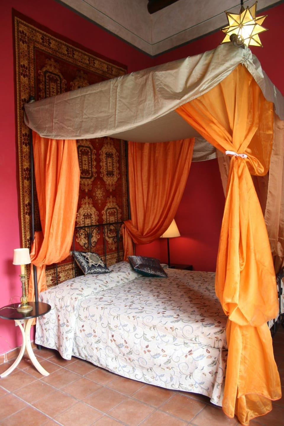 Appartamento sul Teatro Romano Antico Apartment in Naples