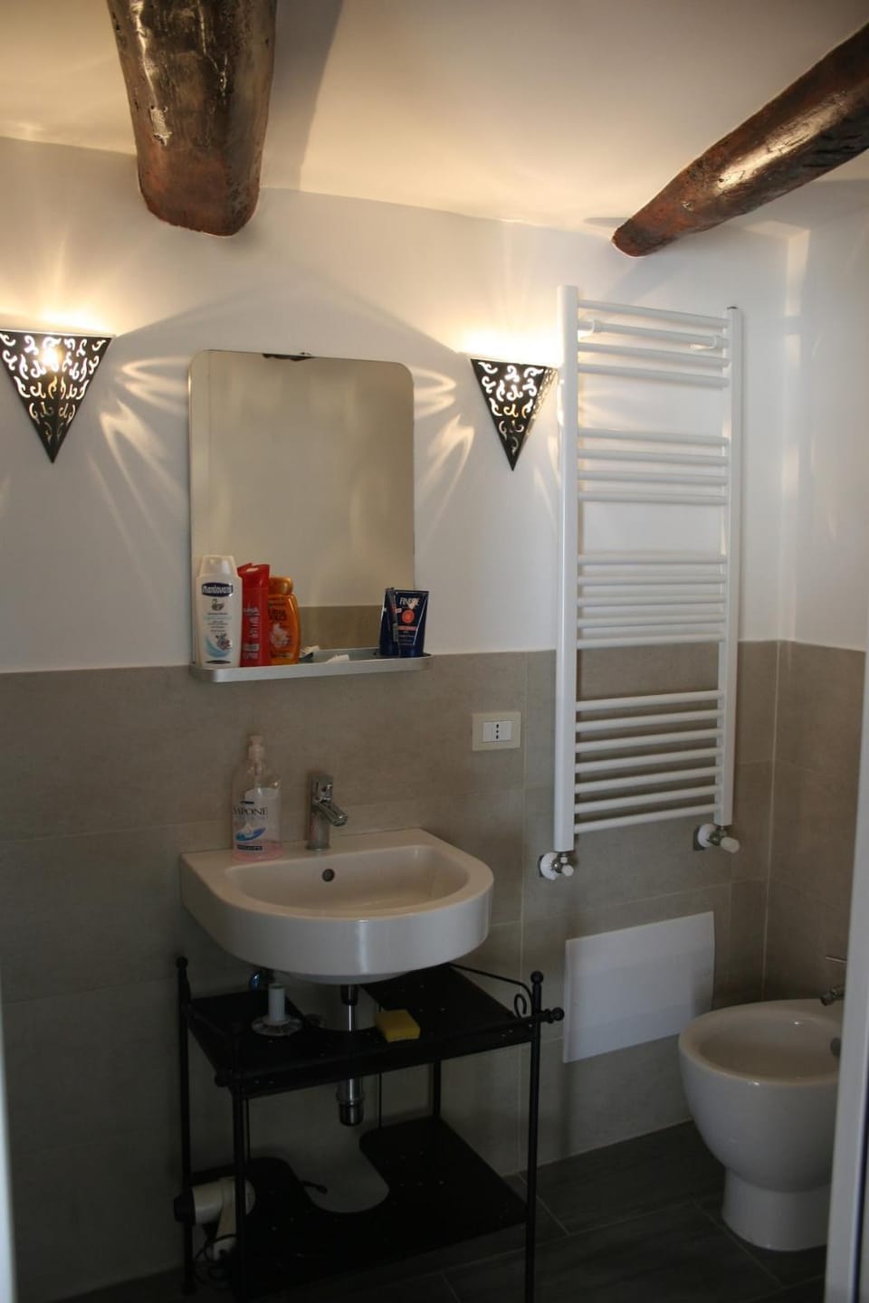 Appartamento sul Teatro Romano Antico Apartment in Naples