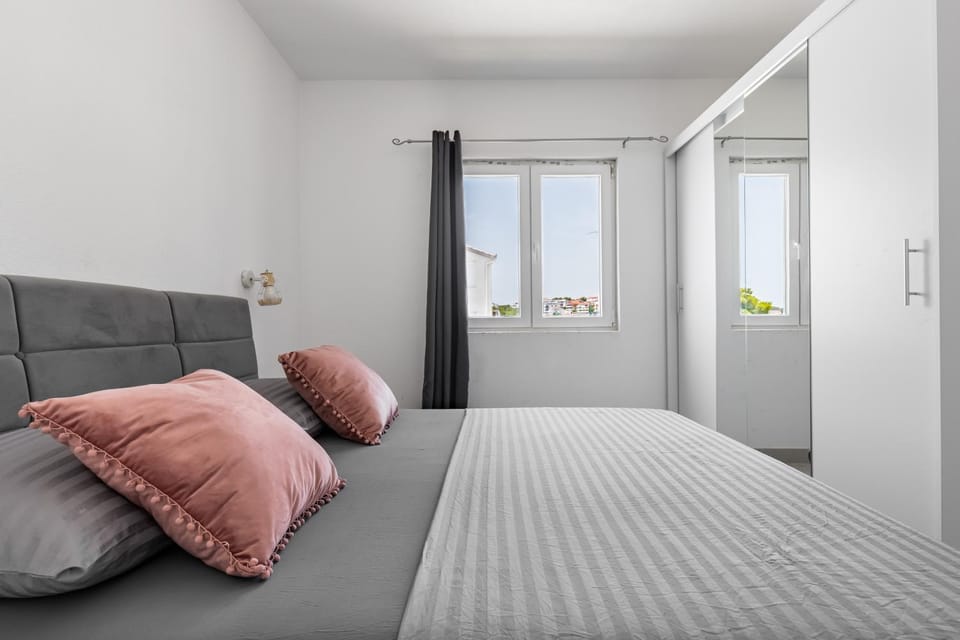 Ciovo sunny apartment Apartment in Okrug Gornji